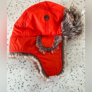 New Baby Gap winter hat with faux fur trim